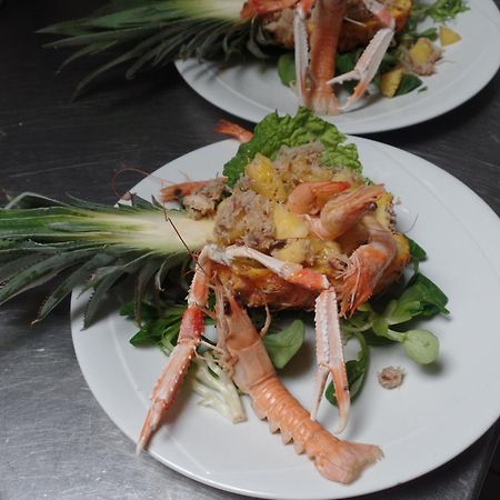 Logis Hotel Restaurant Le Commerce Guichen Dış mekan fotoğraf
